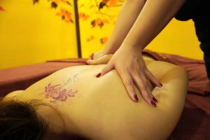 massage shiatsu phổ biến tại Nhật