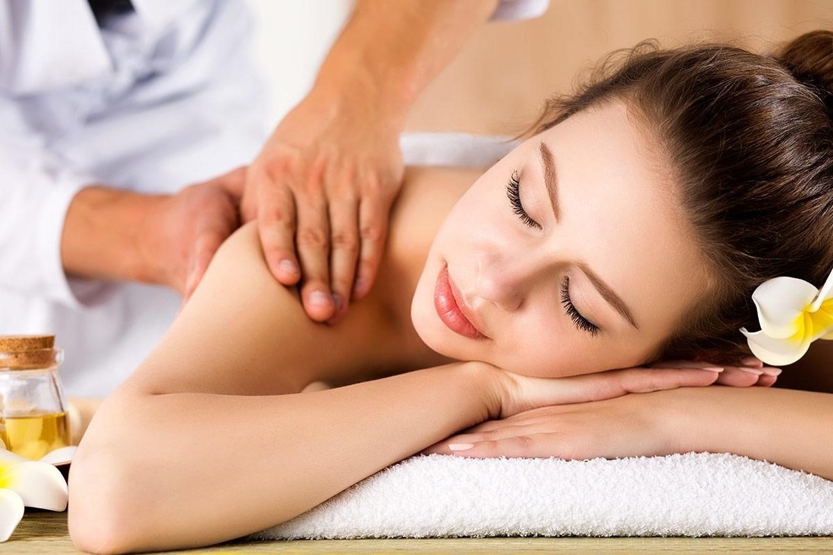 Acupressure massage therapy helps strengthen the immune system