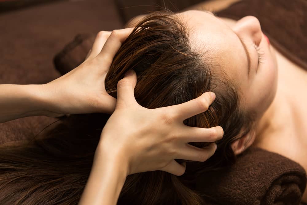 Head massage helps relax and reduce stress effectively