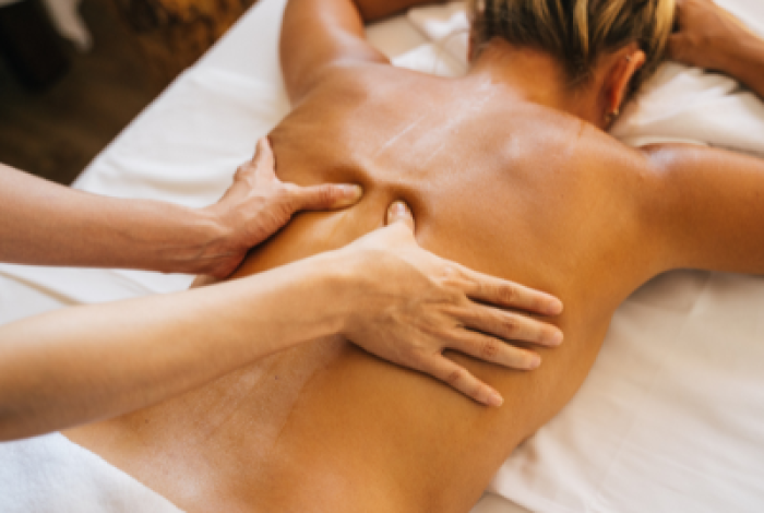 Sử dụng lực trong massage trị liệu như thế nào là đúng?