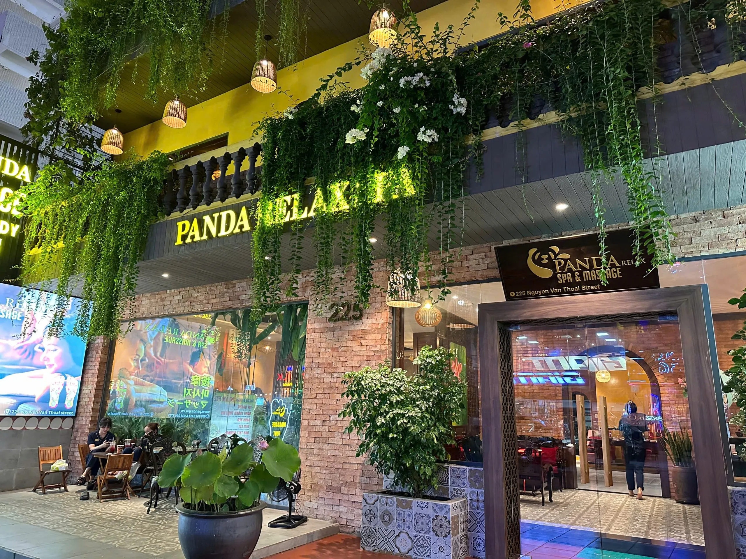 Massage Đá Nóng Chuyên Nghiệp Tại Panda Spa Đà Nẵng