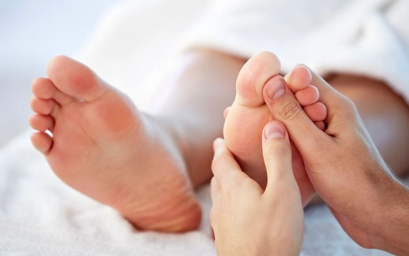 Các Kỹ Thuật Massage Chân Phổ Biến