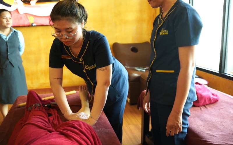 Đánh giá học phí: Chi phí có đi đôi với chất lượng và cam kết đầu ra?