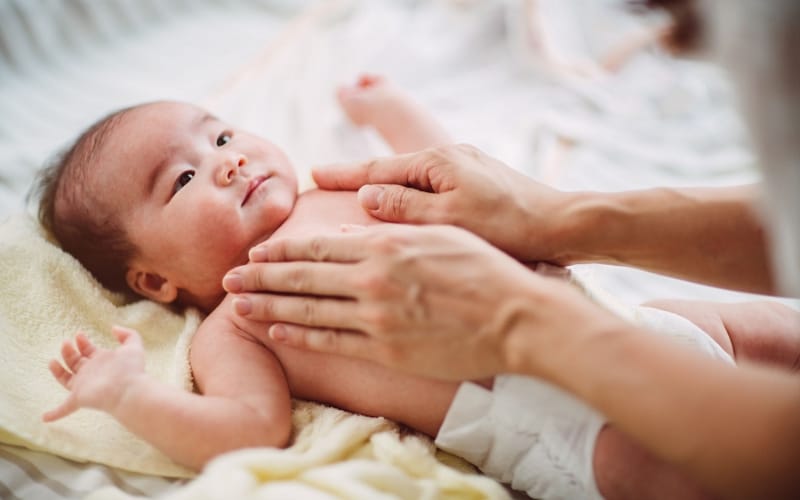 Massage Baby Là Gì? Có Gì Khác So Với Người Lớn?