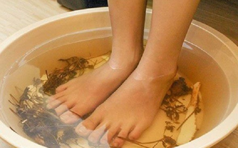 Ngâm Chân Với Thảo Dược