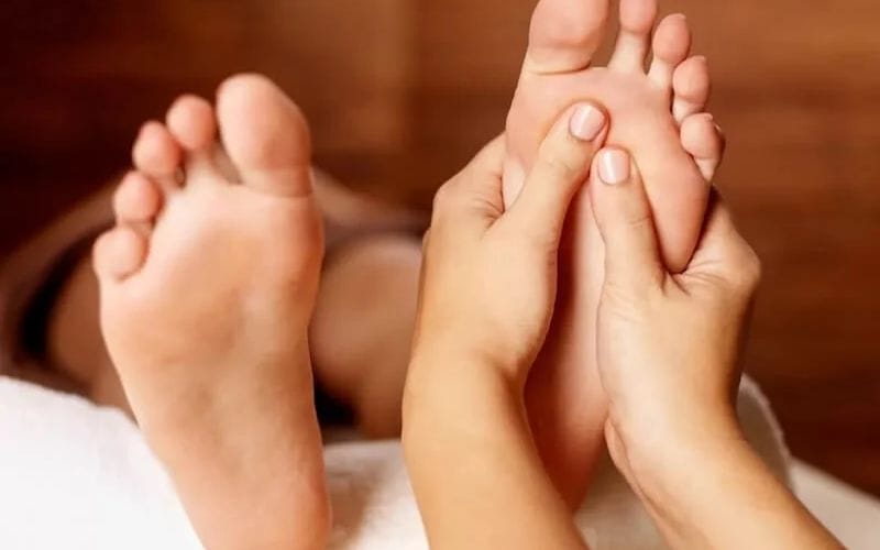 Massage bàn chân