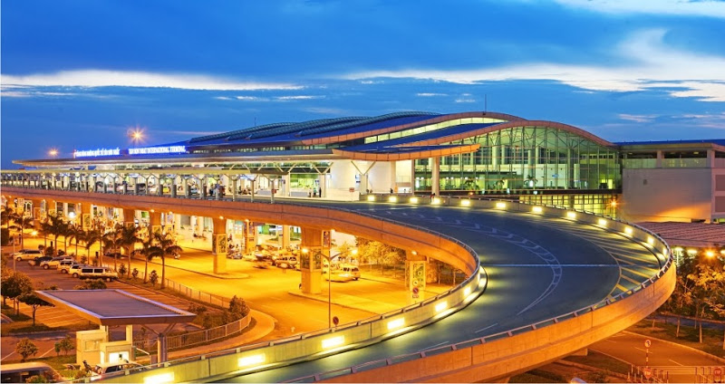 Close to the Airport, Hotels, and Famous Tourist Spots