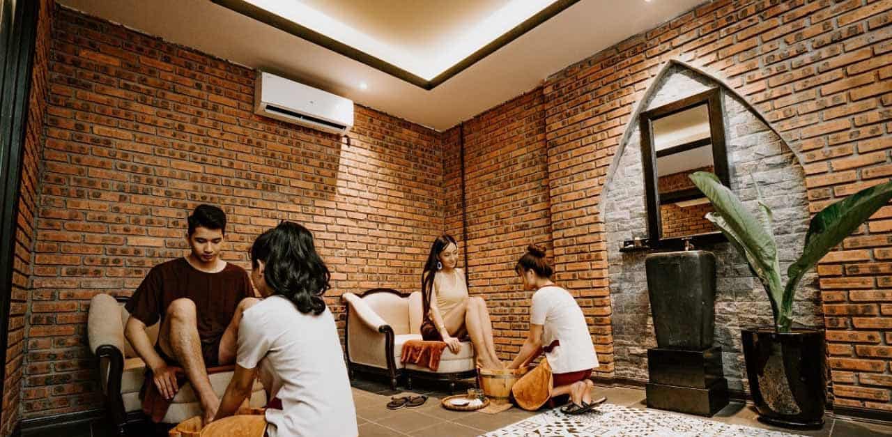 Real Experiences from Tourists and Locals