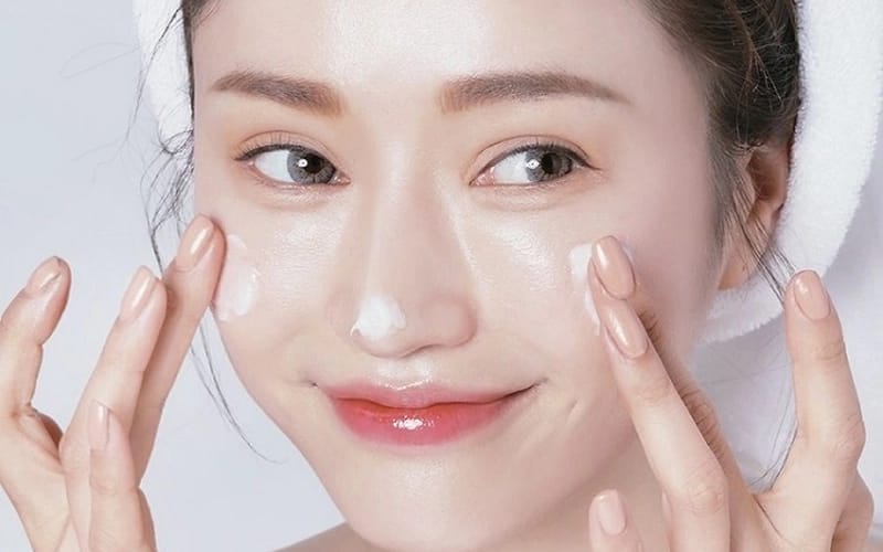 Bộ Chăm Sóc Da Mặt Cần Có Những Gì? Hướng Dẫn Chi Tiết