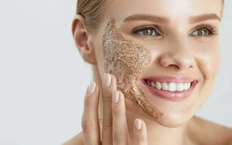 第三步：去角质（每周2-3次） - "为营养物质铺路"