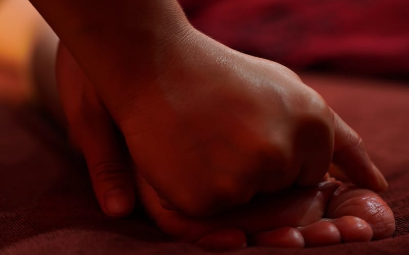 Bước 3: Thư giãn với tinh dầu (Phần "Aroma")