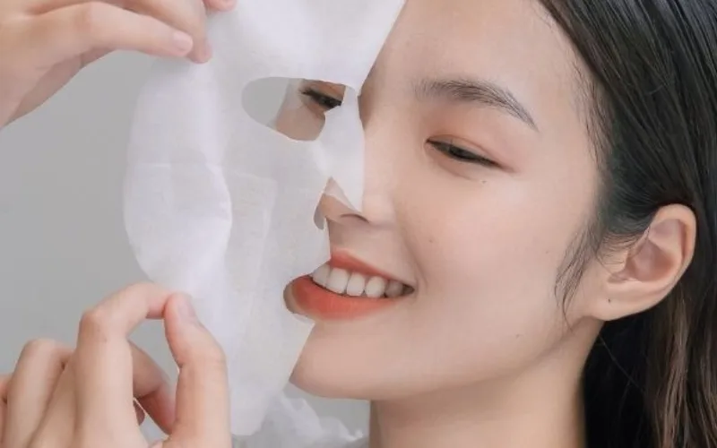 第五步：敷面膜 - 增强营养补充