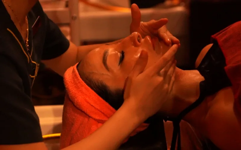 フェイシャルケアデバイス