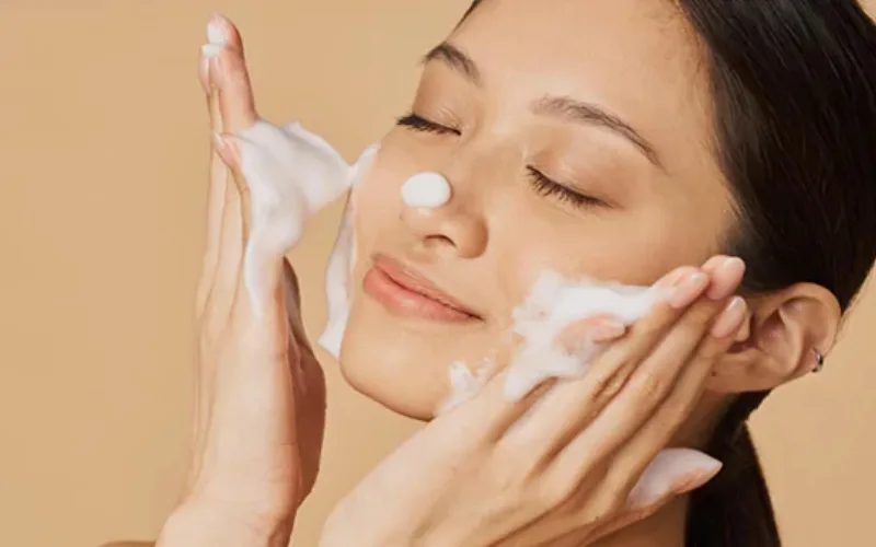 Double cleansing (Makeup removal & Cleanser)