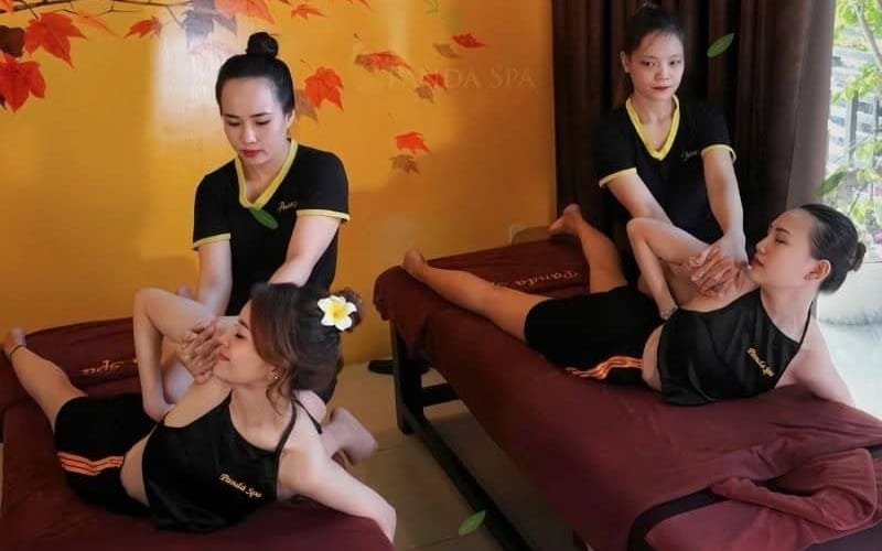 Massage toàn thân kiểu Thái (Thai massage)