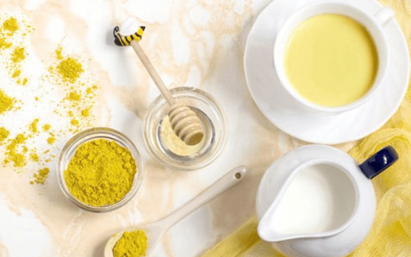 Mặt Nạ Nghệ Và Sữa Tươi