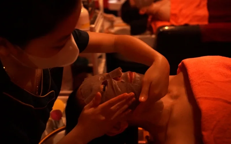 フェイシャルケアデバイス