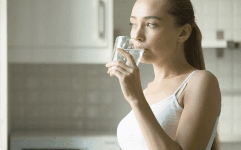 Uống Đủ Nước Và Ăn Uống Lành Mạnh