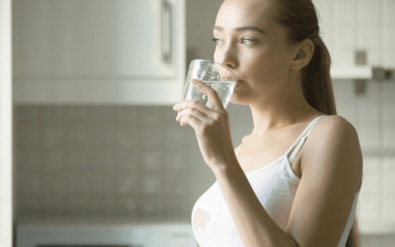 Uống Đủ Nước Và Ăn Uống Lành Mạnh