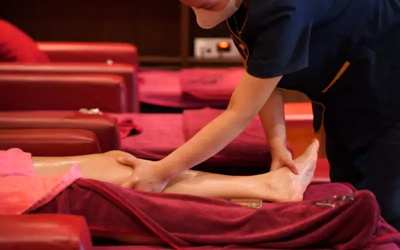 Vì sao người dân và du khách đều tìm “massage chân gần đây”