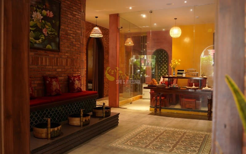 Panda Spa was not born just for business but also carries a clear vision and mission: to be a leading destination for health and beauty care, where every customer finds a perfect balance between body and mind. To realize that vision, Panda Spa has built a solid business philosophy, putting quality and customer satisfaction first.