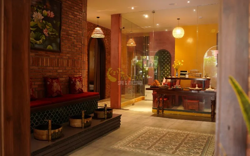 Panda Spa было создано не только для бизнеса, но и с четким видением и миссией: стать ведущим местом для ухода за здоровьем и красотой, где каждый клиент находит идеальный баланс между телом и разумом. Для реализации этого видения Panda Spa построило прочную бизнес-философию, ставя качество и удовлетворенность клиентов на первое место.