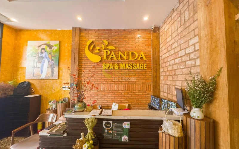 Миссия Panda Spa заключается в предоставлении спа-опыта мирового класса, гармонично сочетающего квинтэссенцию традиционного оздоровления и современные терапевтические методы. Мы верим, что здоровье и красота — это не только внешний вид, но и результат здорового тела изнутри и расслабленного, ясного ума. Поэтому каждая процедура в Panda Spa разработана не только для решения таких сиюминутных проблем, как боль и напряжение, но и для создания устойчивого состояния равновесия для тела.