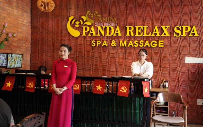 Based on the criteria mentioned, we have compiled a list of the best spas in Da Nang favored by both tourists and locals. Each location has its own strengths, suitable for different needs, from basic relaxation to deep-tissue therapy. Let's explore each spa in detail to find the perfect choice for you.