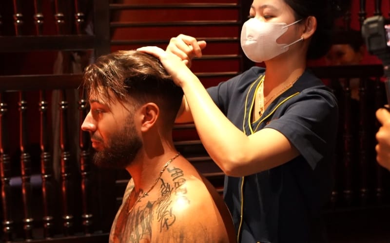 男性のための自宅でのフェイシャルスキンケア方法