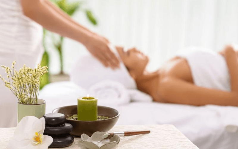 gội đầu dưỡng sinh massage đá nóng