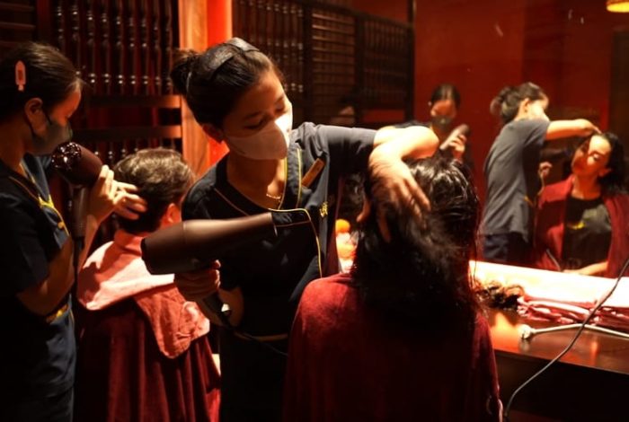 (English) Stress Relief Through Herbal Head Spa: Caring for Hair and Mind