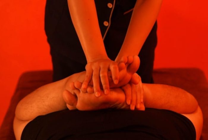 (English) Thai Foot Massage: A Comprehensive Health and Beauty Experience