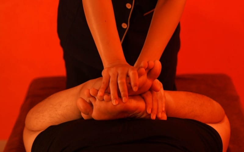 massage chân kiểu thái