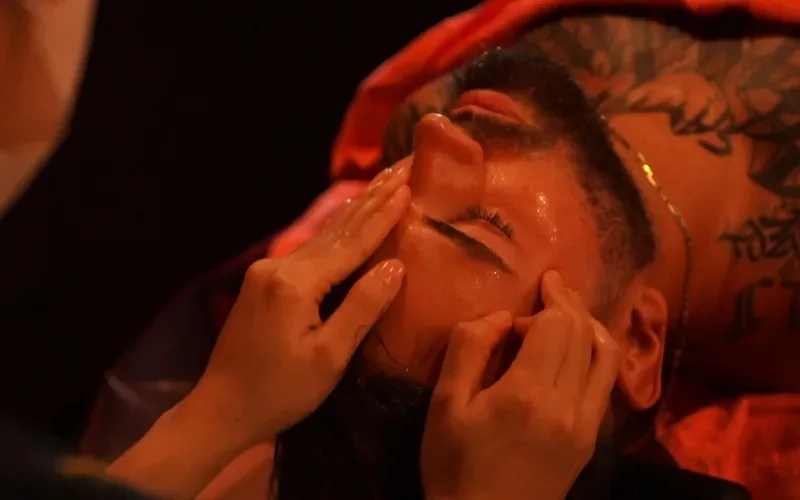 Massage mặt nâng cơ: bí quyết giữ mãi nét thanh xuân