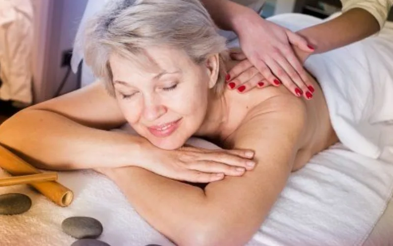 몇 살에 마사지를 받을 수 있는가