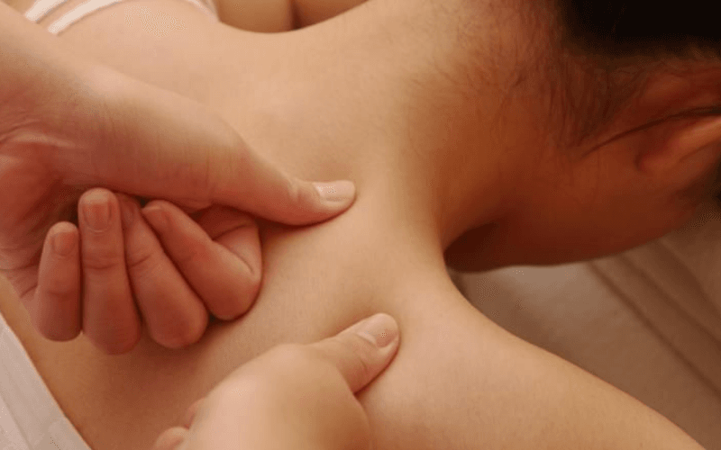 cách massage cổ