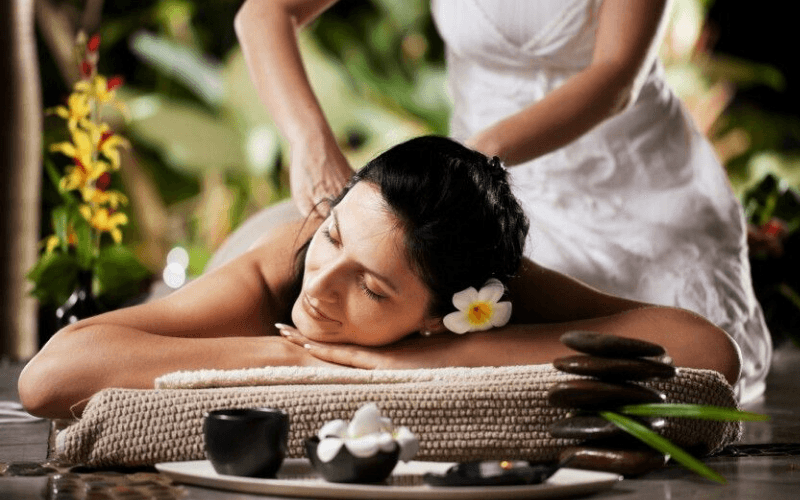 massage đầu vai cổ lưng 