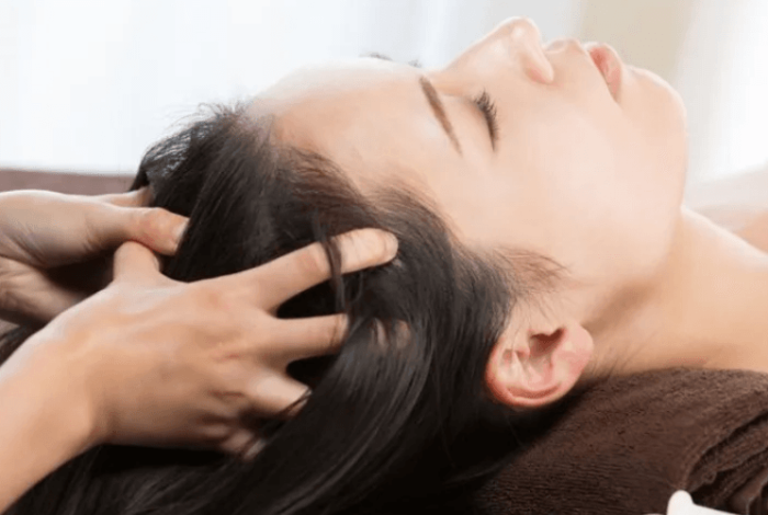 (Tiếng Việt) Đau đầu hành hạ bạn? 10 Cách Massage Giảm Đau Đầu Nhanh Tại Nhà