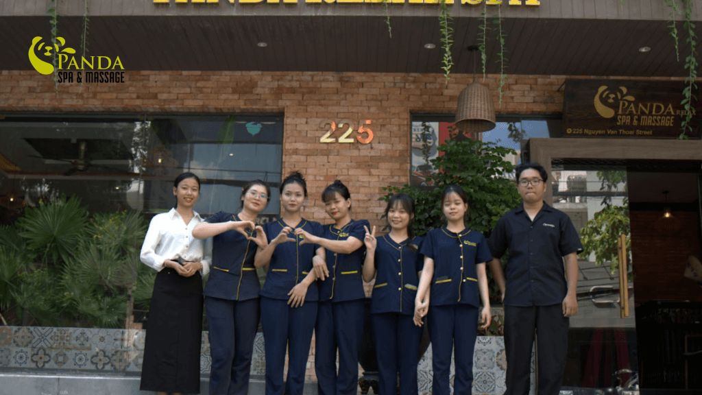 spa接待员员工照片