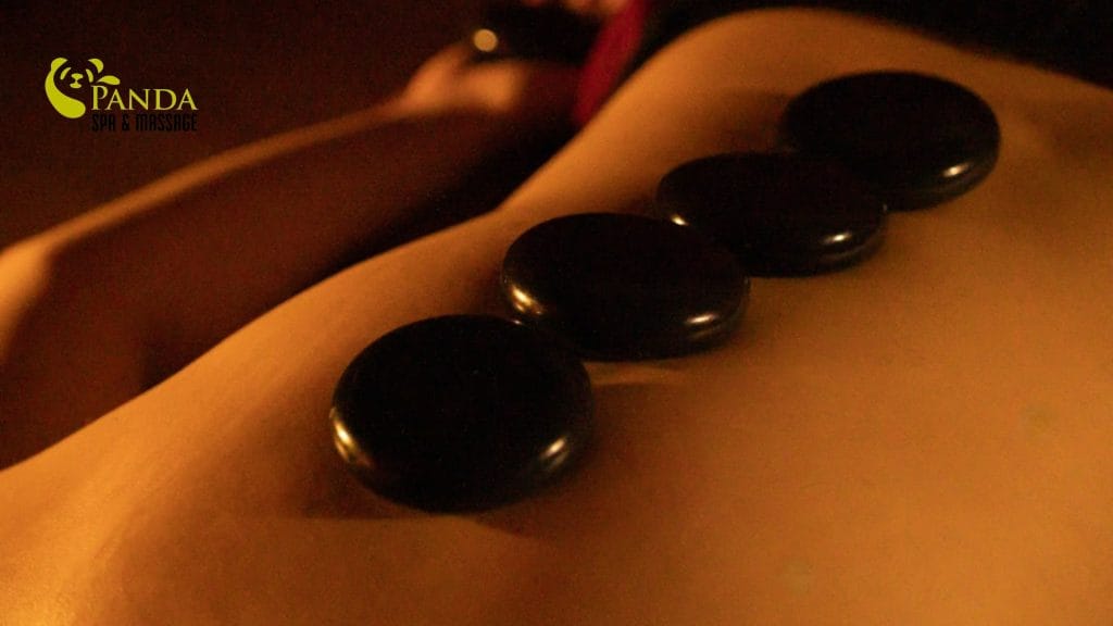 Massage body đá nóng