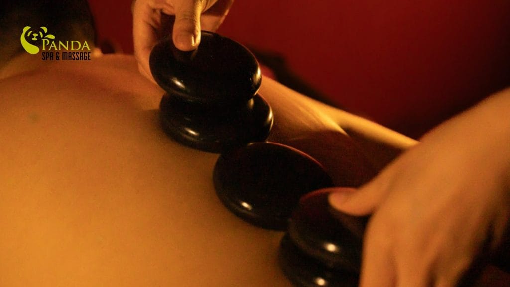 Massage body đá nóng