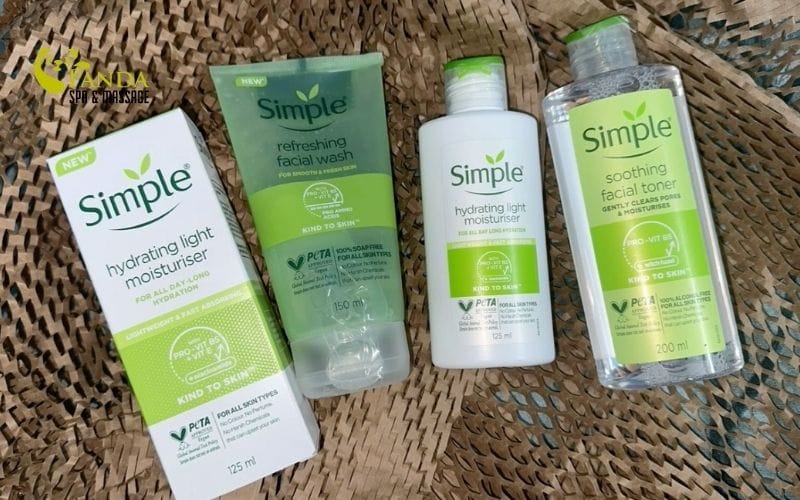 Sữa rửa mặt giá học sinh